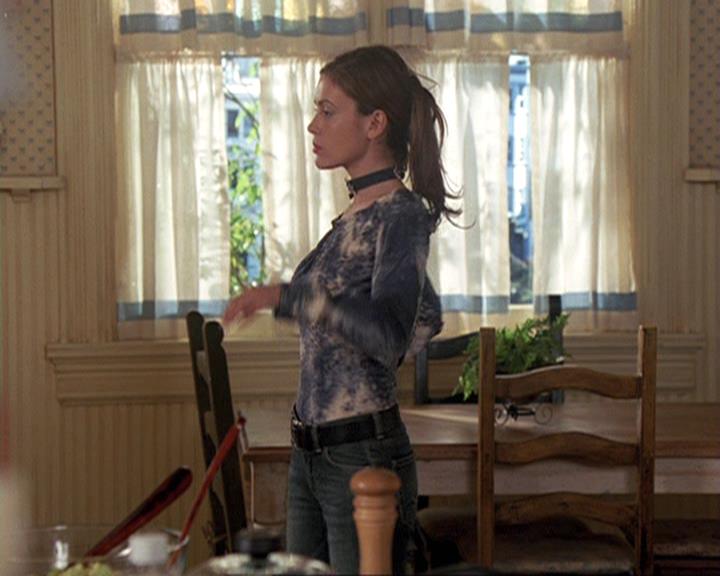 Charmed-Online-dot-410APaigeFromThePast1152.jpg