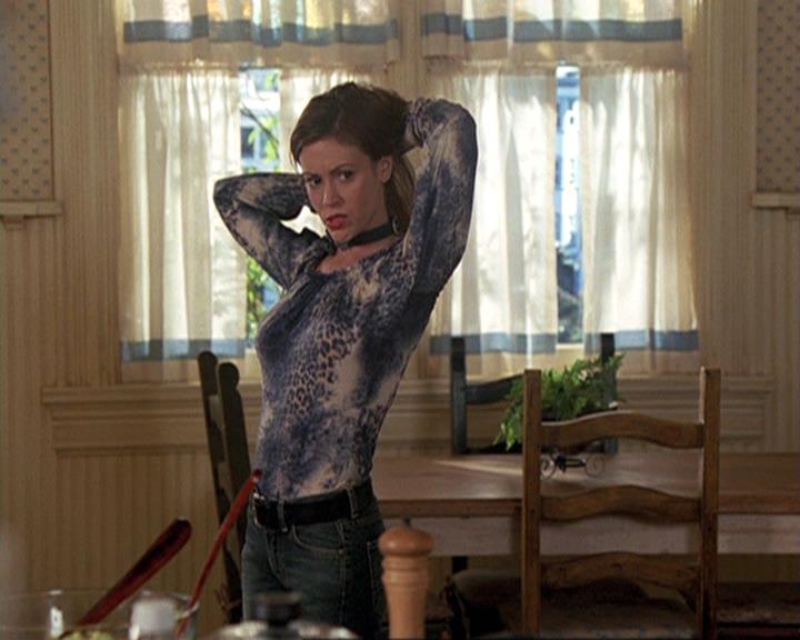 Charmed-Online-dot-410APaigeFromThePast1160.jpg