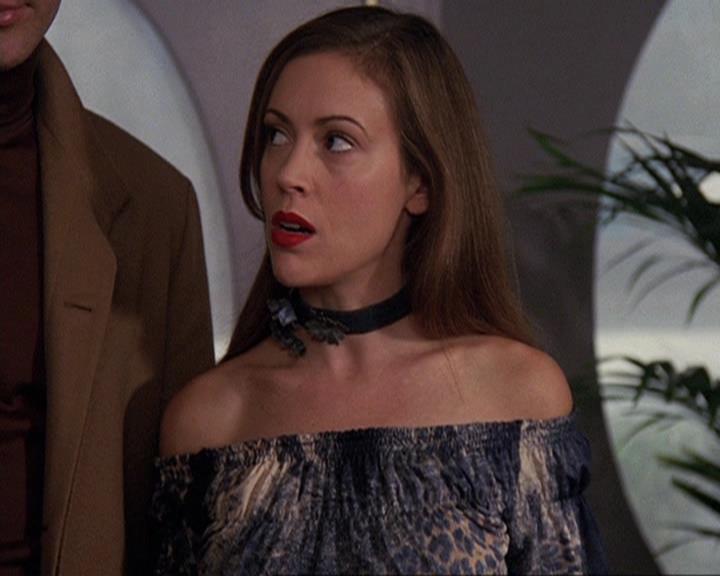 Charmed-Online-dot-410APaigeFromThePast1512.jpg