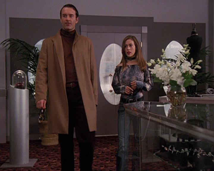 Charmed-Online-dot-410APaigeFromThePast1517.jpg