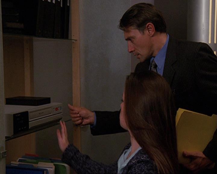 Charmed-Online-dot-410APaigeFromThePast1704.jpg