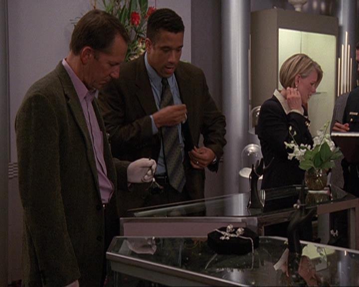 Charmed-Online-dot-410APaigeFromThePast1706.jpg