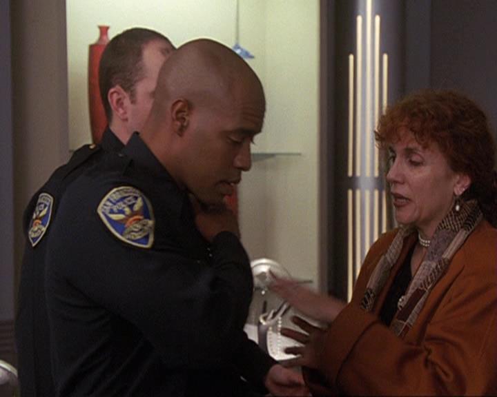 Charmed-Online-dot-410APaigeFromThePast1735.jpg