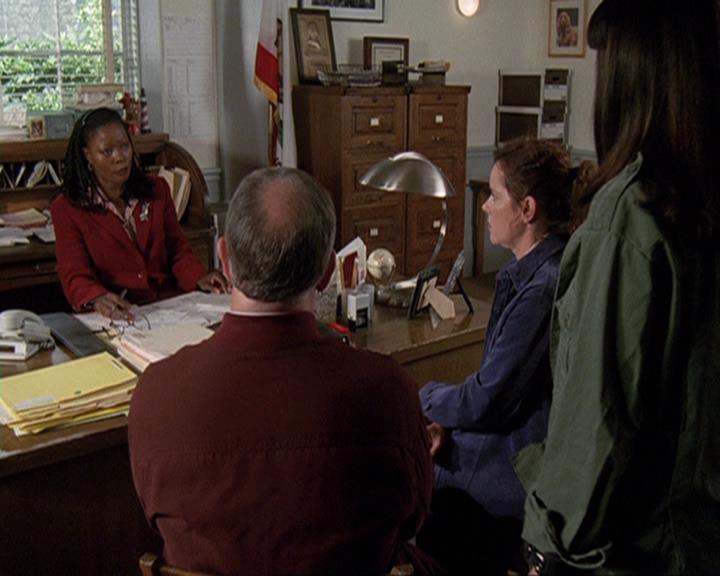 Charmed-Online-dot-410APaigeFromThePast1837.jpg