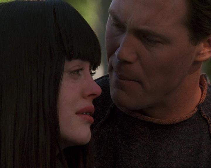 Charmed-Online-dot-410APaigeFromThePast2060.jpg