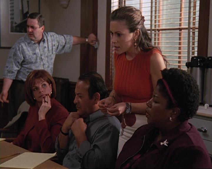 Charmed-Online-dot-411TrialByMagic0874.jpg