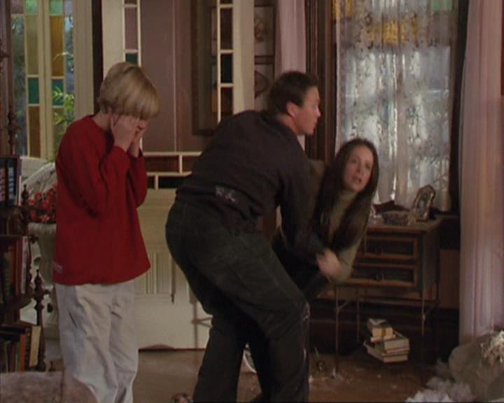 Charmed-Online-dot-412LostAndBound1041.jpg