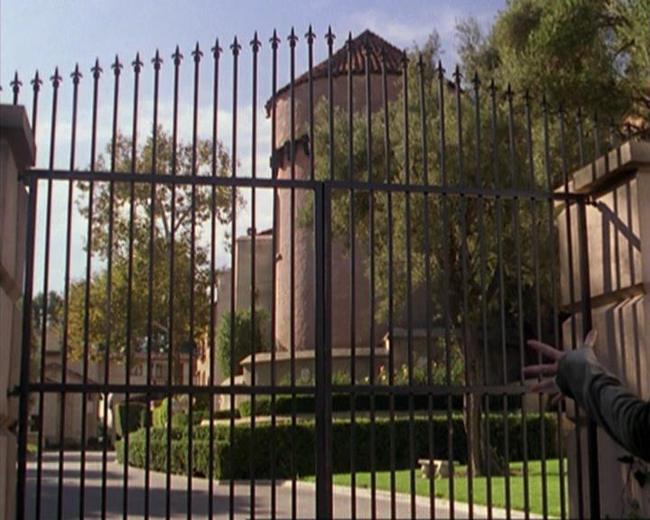 Charmed-Online-dot-412LostAndBound2027.jpg