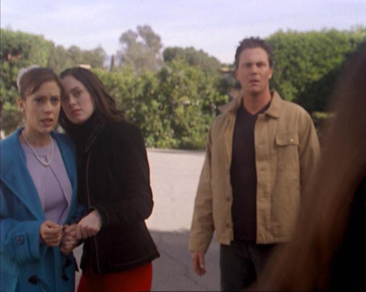 Charmed-Online-dot-412LostAndBound2033.jpg