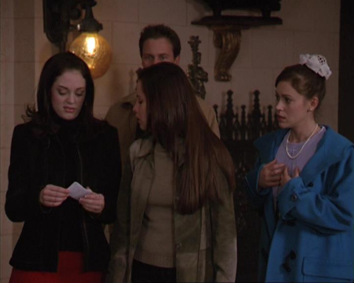 Charmed-Online-dot-412LostAndBound2068.jpg