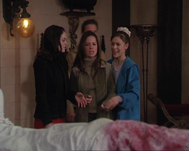 Charmed-Online-dot-412LostAndBound2084.jpg