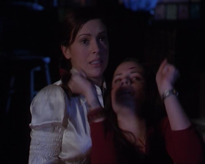 Charmed-Online-dot-413CharmedAndDangerous0030.jpg