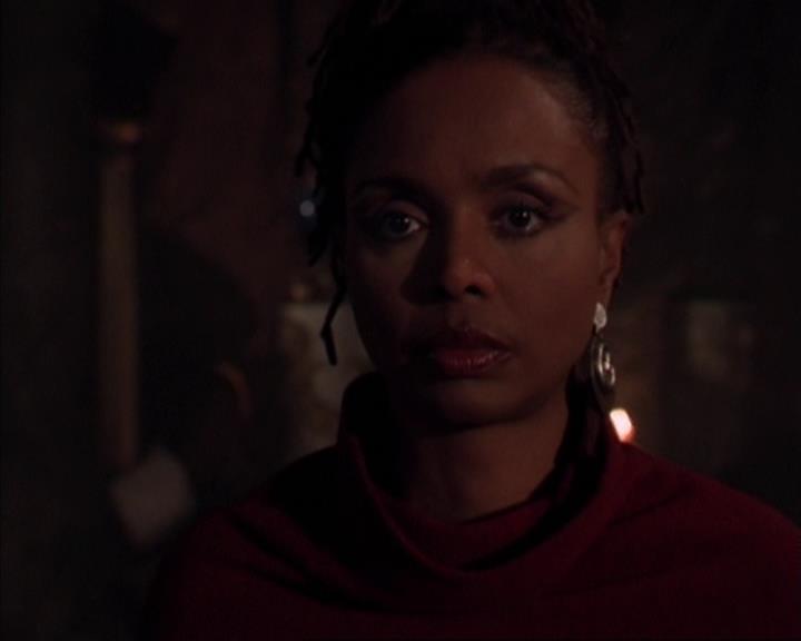 Charmed-Online-dot-413CharmedAndDangerous0056.jpg