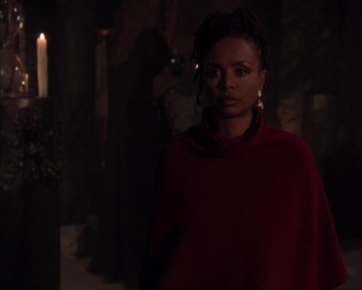 Charmed-Online-dot-413CharmedAndDangerous0063.jpg