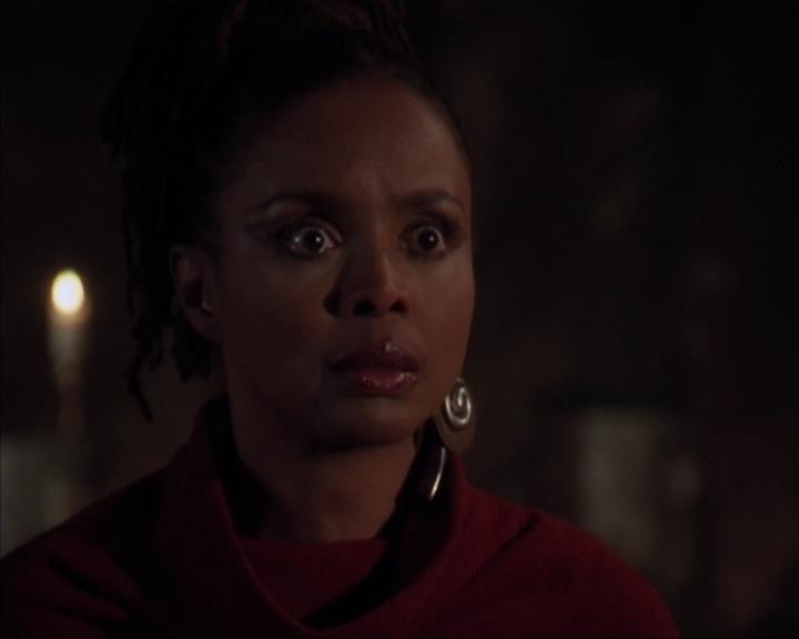 Charmed-Online-dot-413CharmedAndDangerous0128.jpg