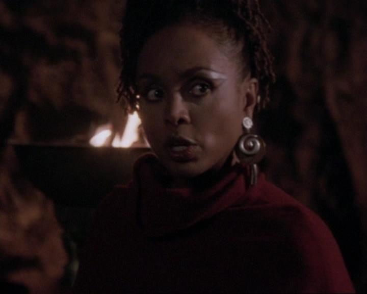 Charmed-Online-dot-413CharmedAndDangerous1070.jpg