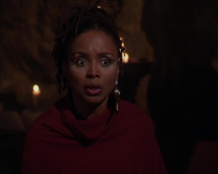 Charmed-Online-dot-413CharmedAndDangerous1107.jpg
