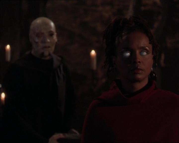 Charmed-Online-dot-413CharmedAndDangerous1407.jpg