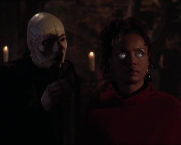 Charmed-Online-dot-413CharmedAndDangerous1410.jpg