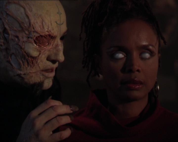 Charmed-Online-dot-413CharmedAndDangerous1418.jpg