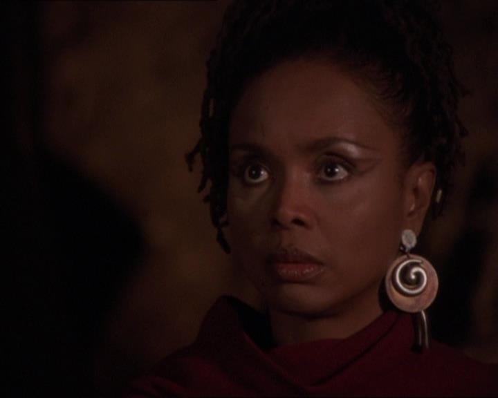 Charmed-Online-dot-413CharmedAndDangerous1428.jpg