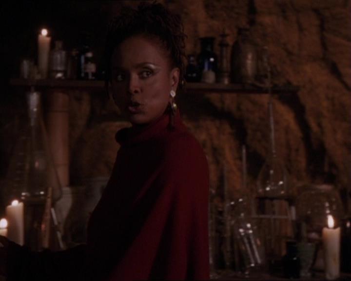 Charmed-Online-dot-413CharmedAndDangerous1918.jpg