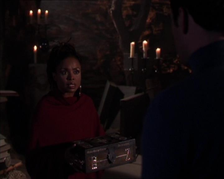 Charmed-Online-dot-413CharmedAndDangerous1926.jpg