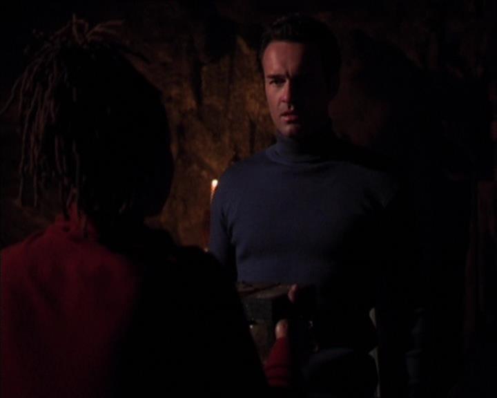 Charmed-Online-dot-413CharmedAndDangerous1929.jpg