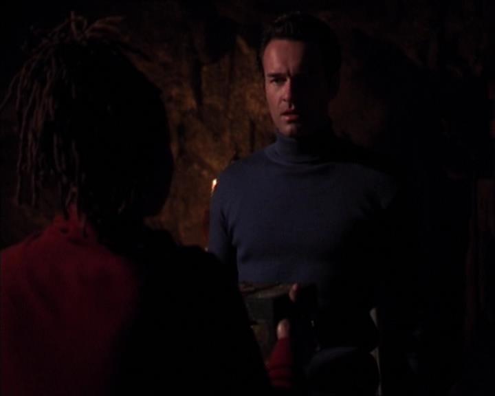 Charmed-Online-dot-413CharmedAndDangerous1930.jpg