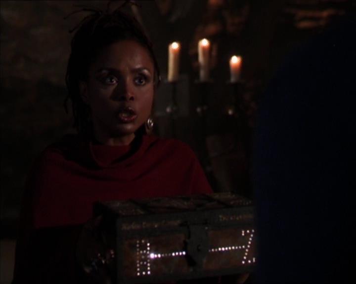 Charmed-Online-dot-413CharmedAndDangerous1937.jpg