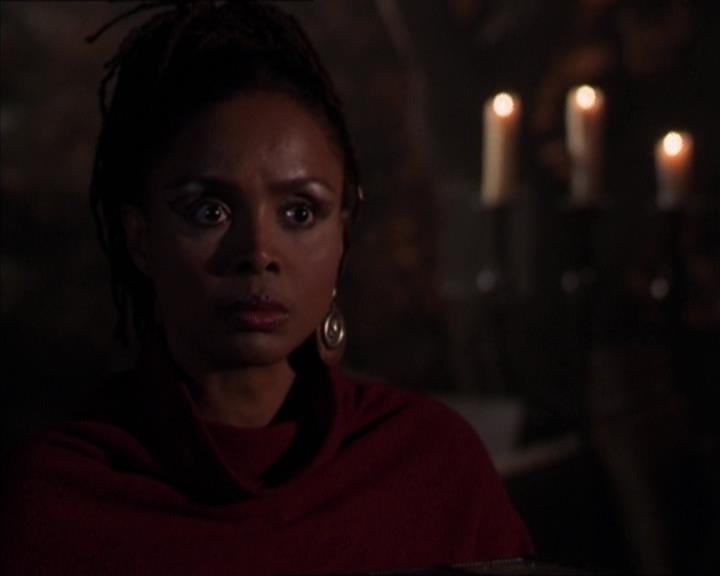 Charmed-Online-dot-413CharmedAndDangerous1962.jpg