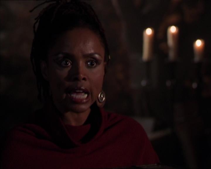 Charmed-Online-dot-413CharmedAndDangerous1963.jpg