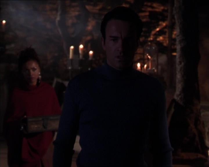 Charmed-Online-dot-413CharmedAndDangerous1972.jpg