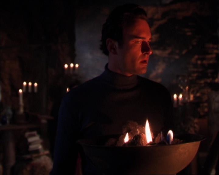 Charmed-Online-dot-413CharmedAndDangerous1981.jpg