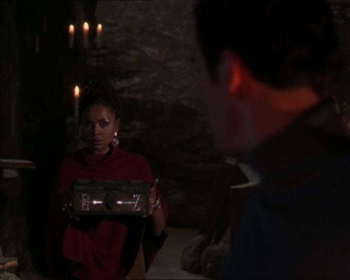 Charmed-Online-dot-413CharmedAndDangerous1996.jpg