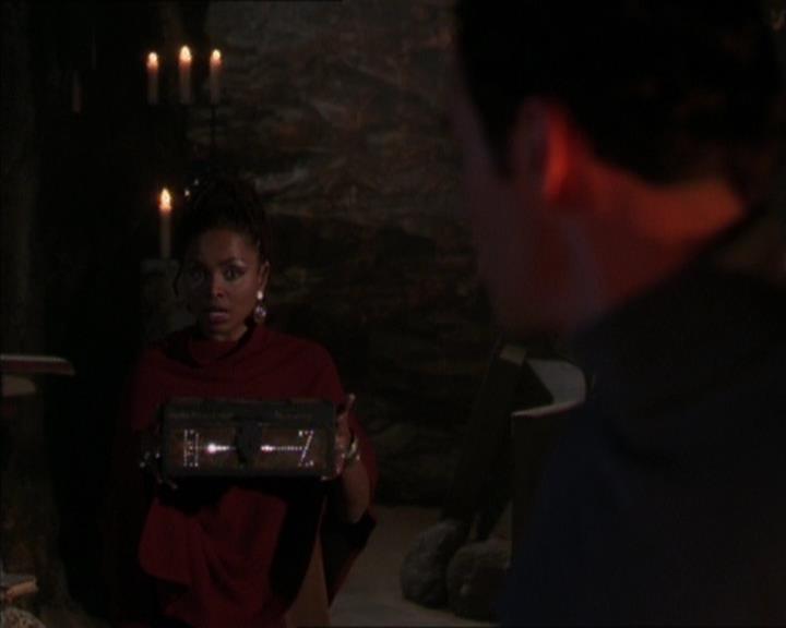 Charmed-Online-dot-413CharmedAndDangerous1998.jpg