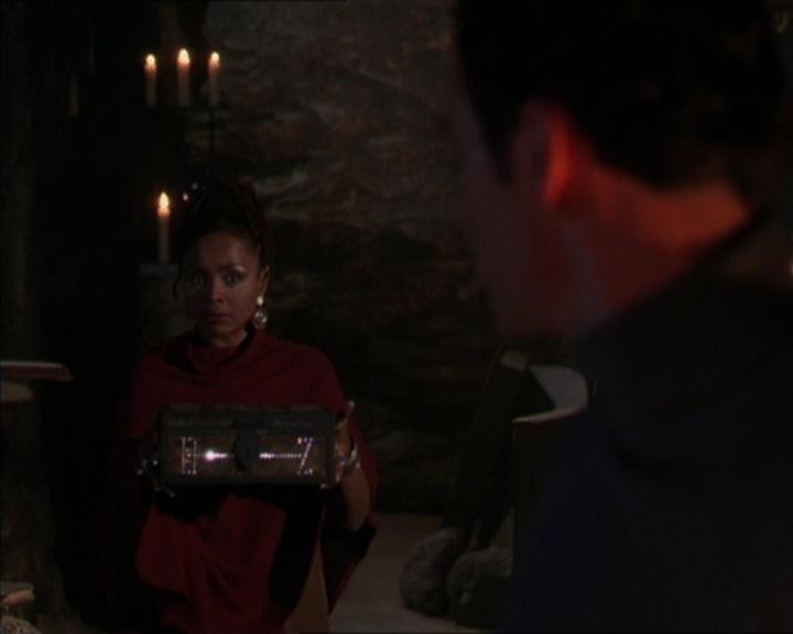 Charmed-Online-dot-413CharmedAndDangerous1999.jpg