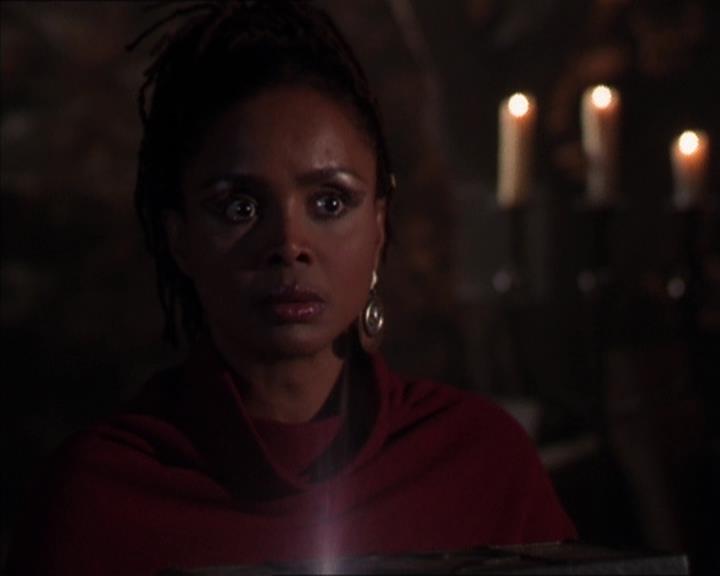 Charmed-Online-dot-413CharmedAndDangerous2002.jpg