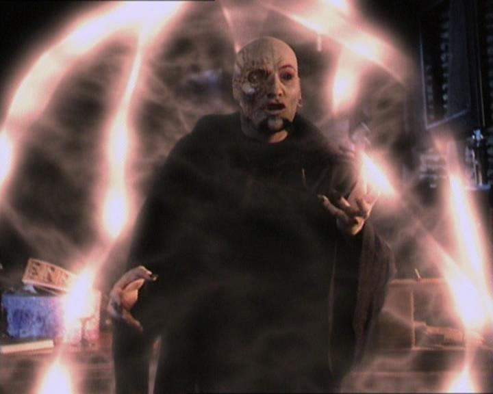 Charmed-Online-dot-413CharmedAndDangerous2128.jpg