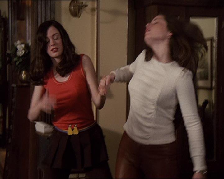 Charmed-Online-dot-414TheThreeFacesOfPhoebe0721.jpg