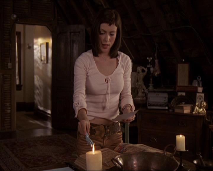 Charmed-Online-dot-414TheThreeFacesOfPhoebe0778.jpg