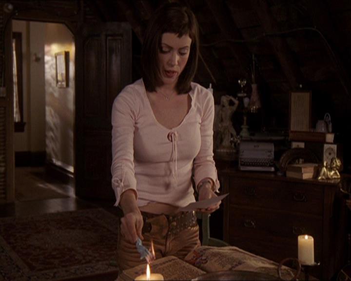 Charmed-Online-dot-414TheThreeFacesOfPhoebe0780.jpg