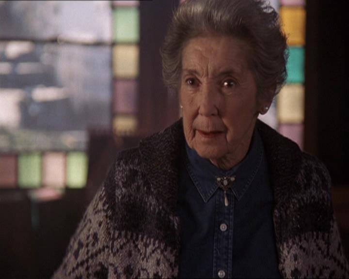 Charmed-Online-dot-414TheThreeFacesOfPhoebe0811.jpg