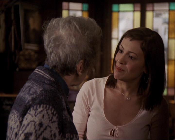 Charmed-Online-dot-414TheThreeFacesOfPhoebe0933.jpg
