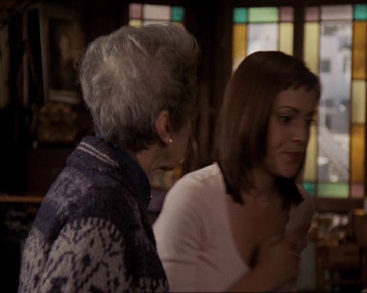 Charmed-Online-dot-414TheThreeFacesOfPhoebe0935.jpg