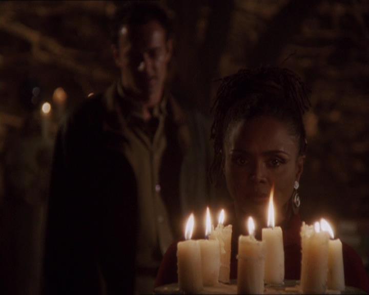 Charmed-Online-dot-414TheThreeFacesOfPhoebe1002.jpg