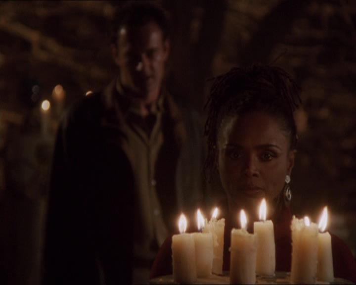 Charmed-Online-dot-414TheThreeFacesOfPhoebe1004.jpg