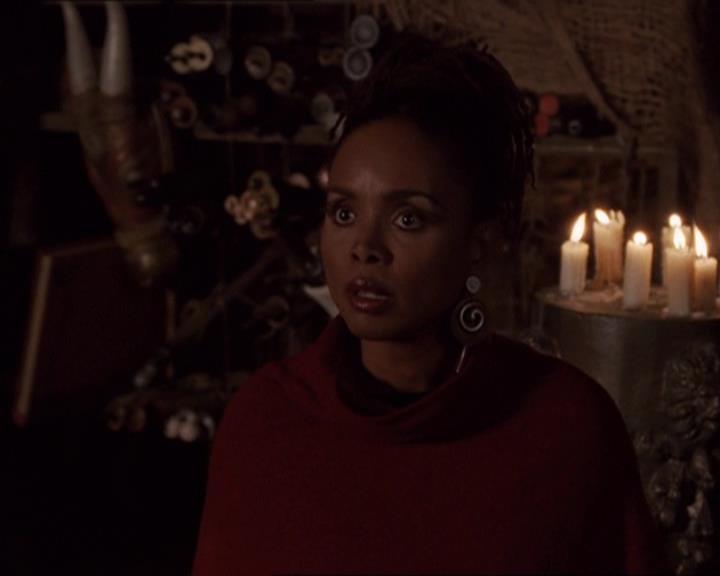 Charmed-Online-dot-414TheThreeFacesOfPhoebe1016.jpg