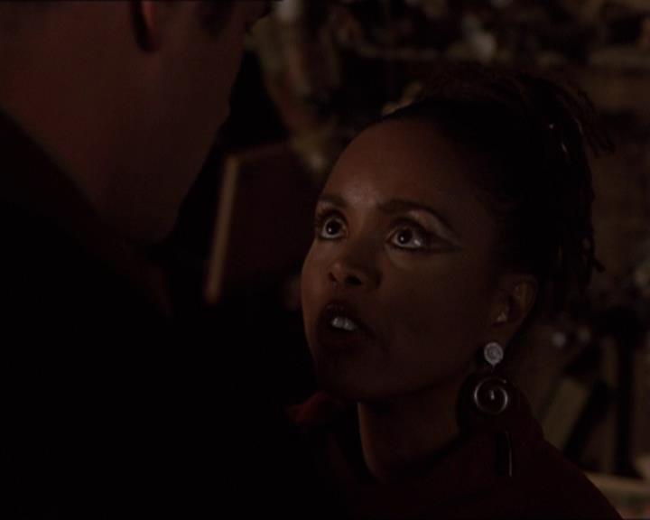 Charmed-Online-dot-414TheThreeFacesOfPhoebe1029.jpg