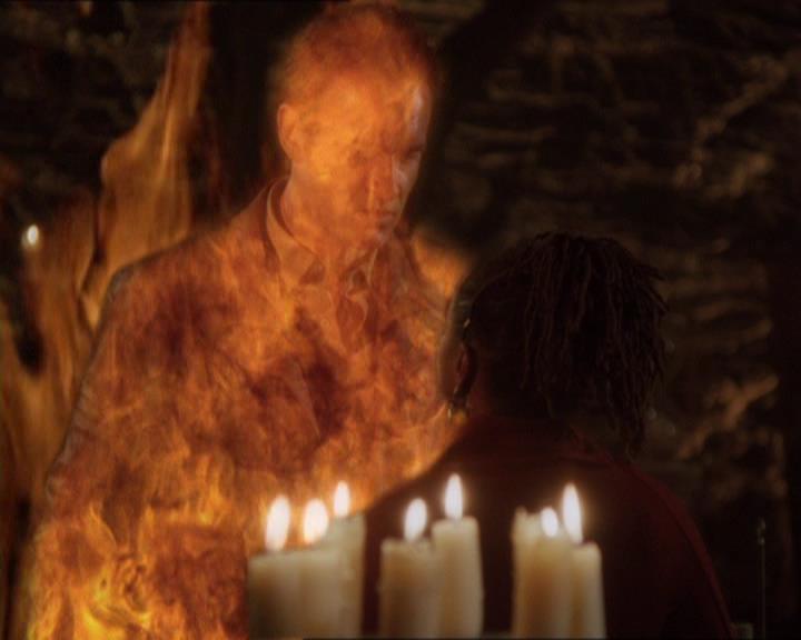 Charmed-Online-dot-414TheThreeFacesOfPhoebe1038.jpg
